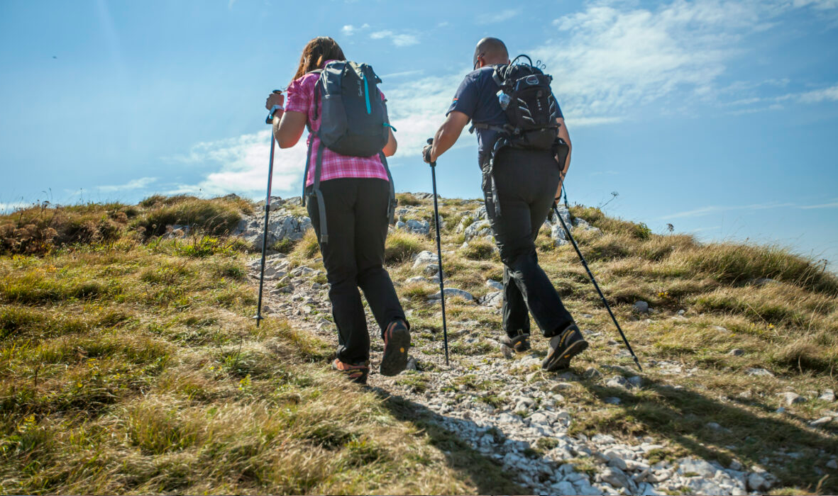 ¡Prepárate para la Aventura! Tu Checklist Detallada para Hiking de Día