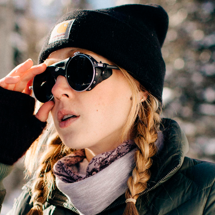 ¡Aventuras bajo el sol: Guía para elegir tus lentes Julbo ideales!